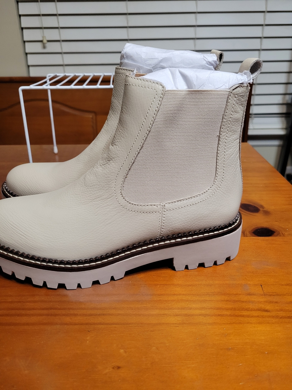 Nordstrom Caslon Miller Water Resistant Leather Chelsea Lug Sole Boots Ankle